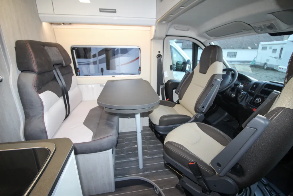 Bild 5: Wohnmobil in Untersteinbach / Rauhenebrach online mieten