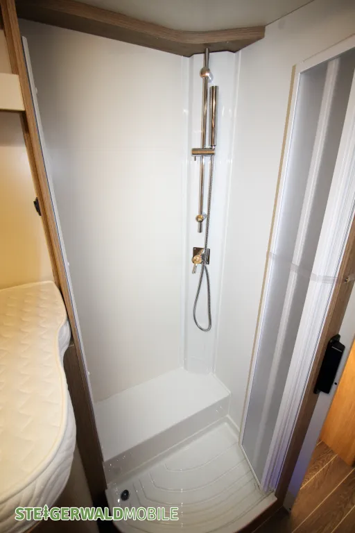 Bild 13: Wohnmobil in Untersteinbach / Rauhenebrach online mieten