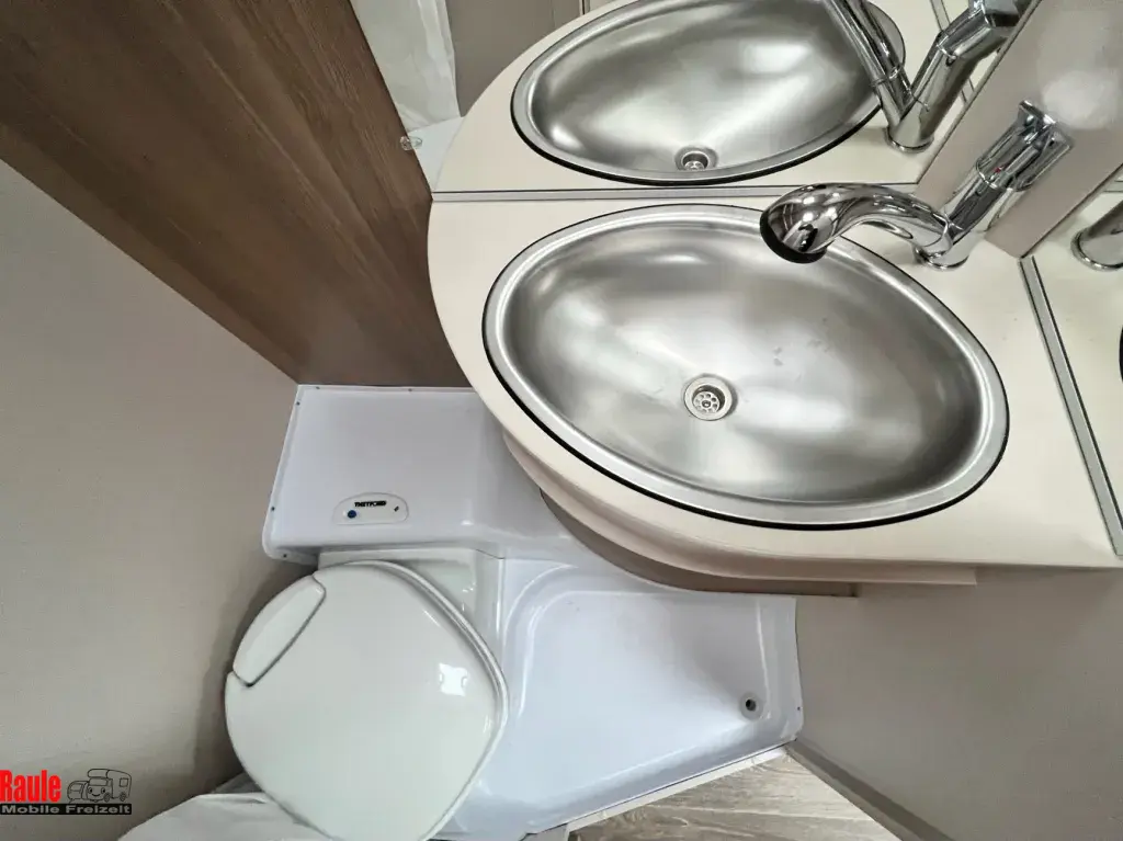 Bild 8: Wohnwagen für 4 Personen in Wiesbaden mieten