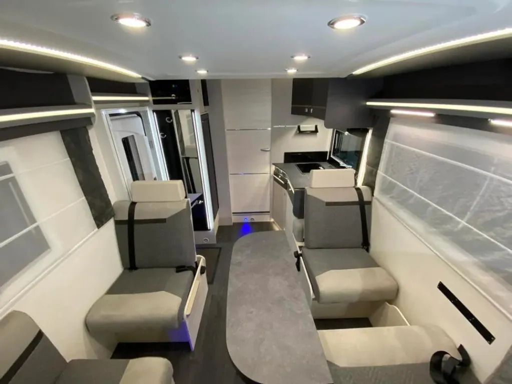 Bild 16: Wohnmobil für  Personen in Mülheim-Kärlich mieten