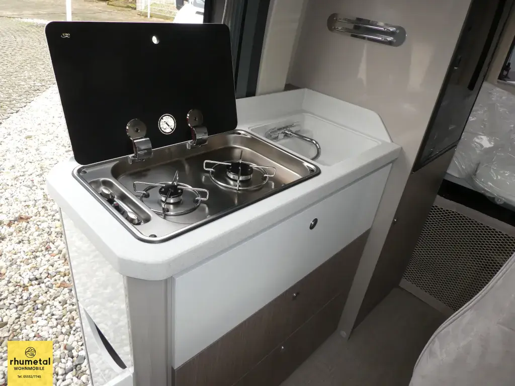 Bild 25: Challenger Van V114