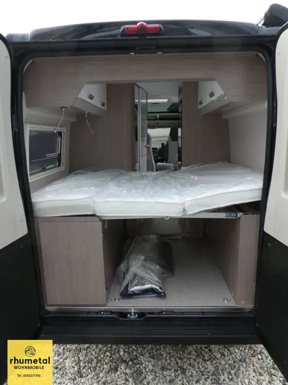 Bild 33: Challenger Van V114