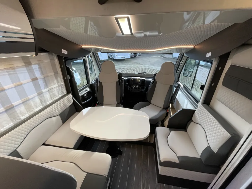 Bild 8: Wohnmobil für 4 Personen in Untersteinbach / Rauhenebrach mieten