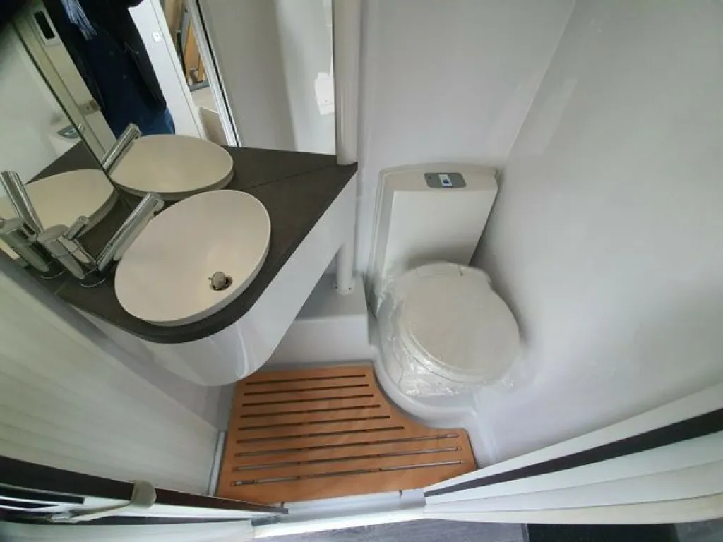 Bild 17: Caravelair Artica 542 mit Klimaanlage Bild 17: Caravelair Artica 542 mit Klimaanlage