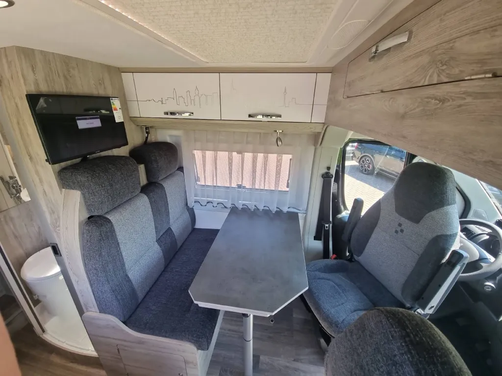 Bild 9: Bravia Mobil Swan 636