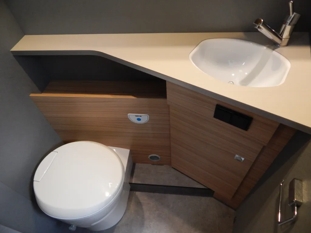 Bild 16: Wohnmobil für 5 Personen in Remscheid mieten Bild 16: Wohnmobil für 5 Personen in Remscheid mieten