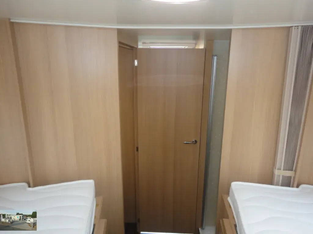 Bild 21: Wohnmobil in Blomberg online mieten