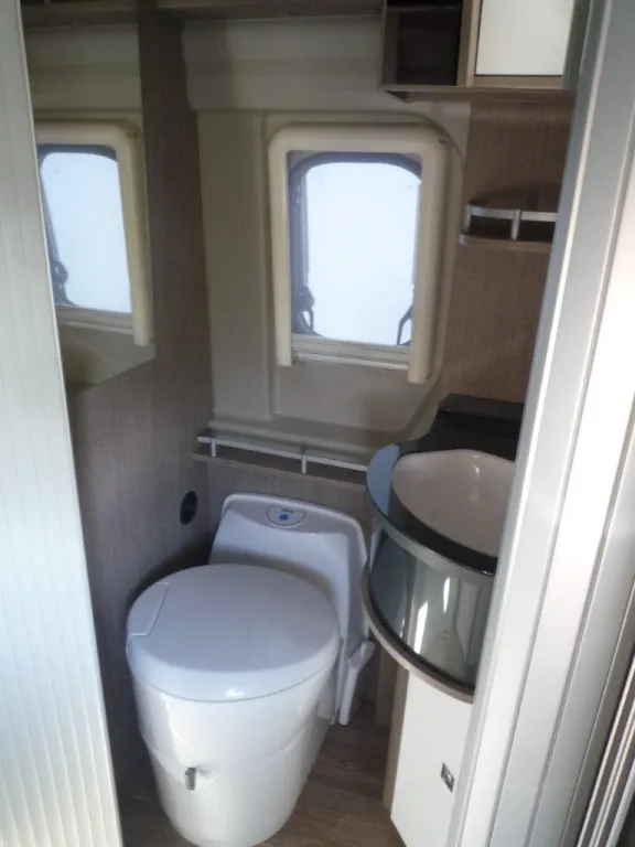 Bild 10: Wohnmobil mieten in Weißenhorn