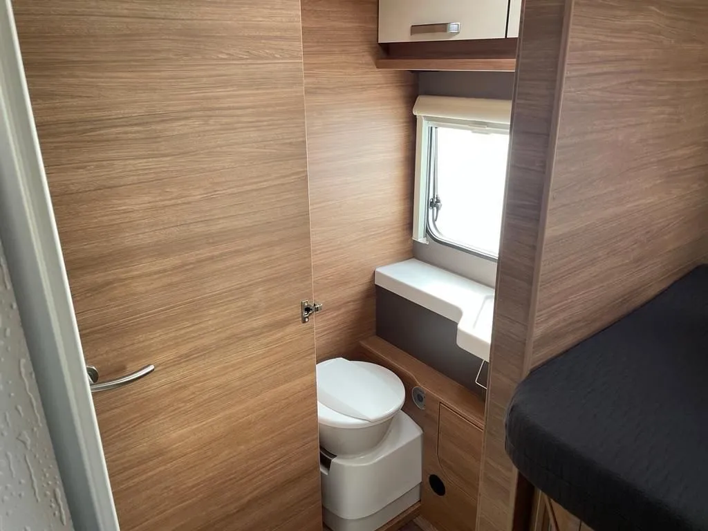 Bild 14: in Schloß Holte-Stukenbrock Wohnmobil mieten Bild 14: in Schloß Holte-Stukenbrock Wohnmobil mieten