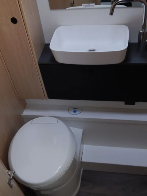 Bild 16: Wohnmobil für 4 Personen in Remscheid mieten