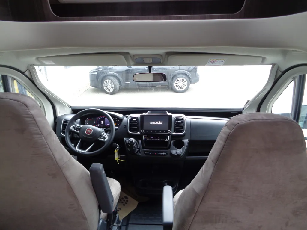 Bild 12: Wohnmobil von McLouis mieten in Tresdorf