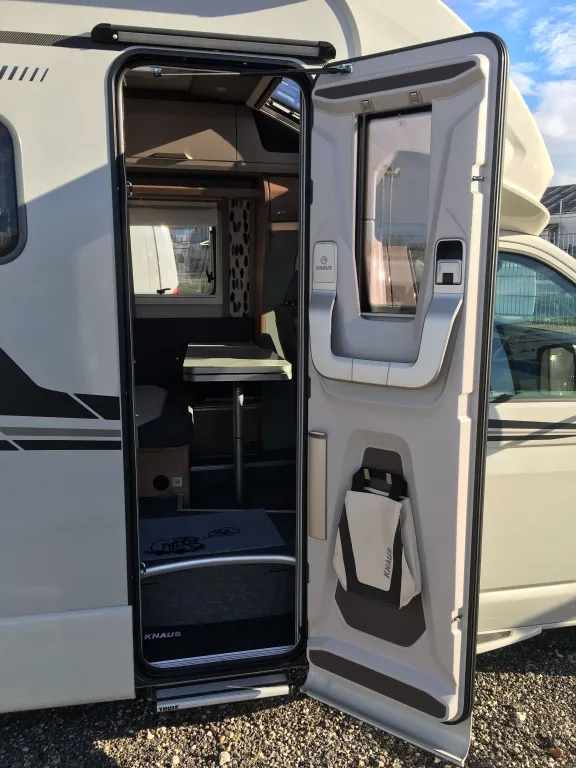 Bild 8: Wohnmobil für 2 Personen in Hagenbrunn/Wien mieten