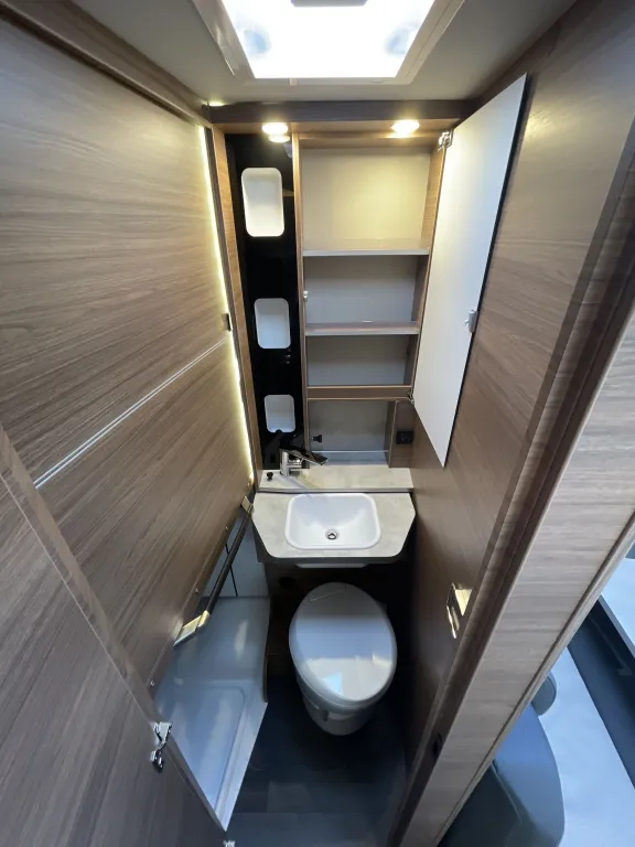 Bild 29: Wohnmobil in Hagenbrunn/Wien online mieten