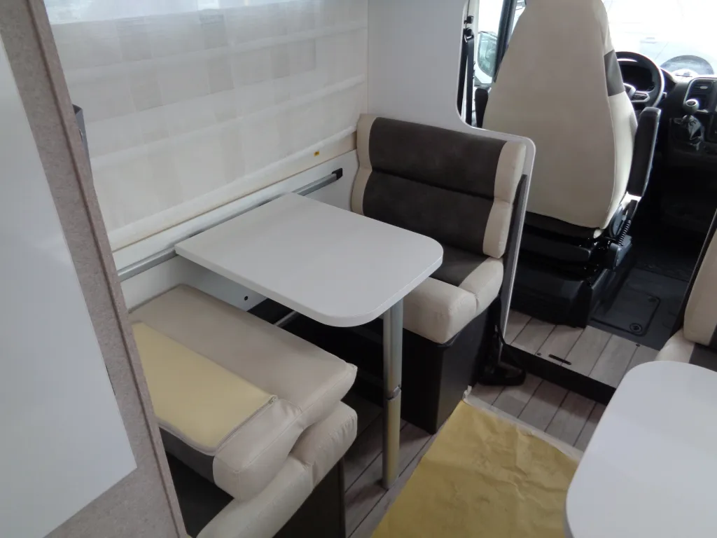 Bild 16: Wohnmobil für 7 Personen in Tresdorf mieten Bild 16: Wohnmobil für 7 Personen in Tresdorf mieten