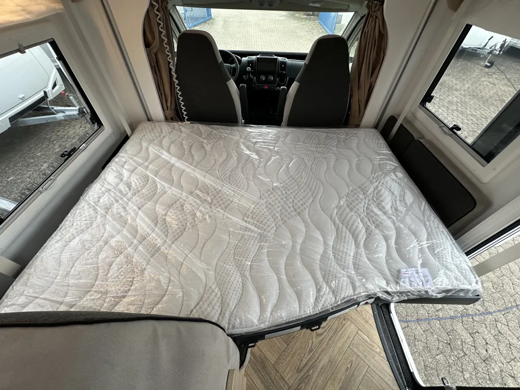 Bild 24: Wohnmobil für 2 Personen in Mülheim-Kärlich mieten