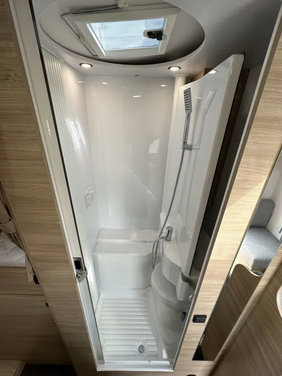 Bild 16: Wohnmobil für  Personen in Mülheim-Kärlich mieten