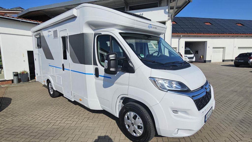 Bild 1: Adria Sun Living S 70 SP