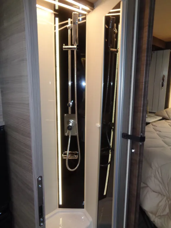 Bild 10: Wohnmobil mieten in Tresdorf