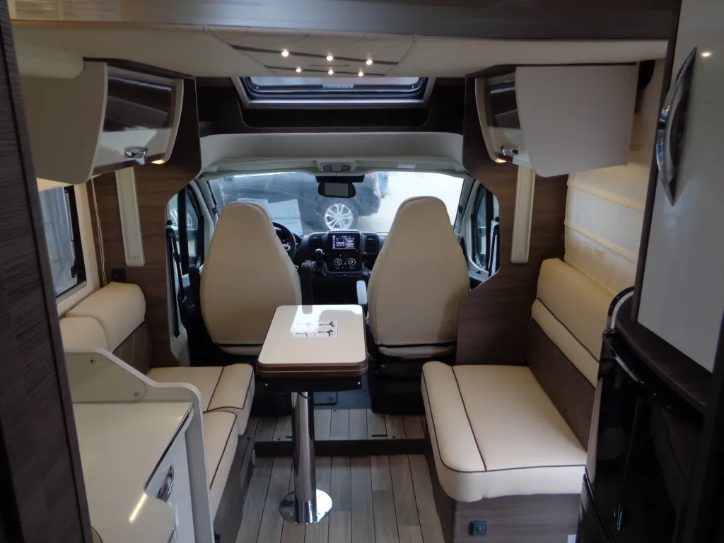 Bild 12: Wohnmobil von McLouis mieten in Tresdorf