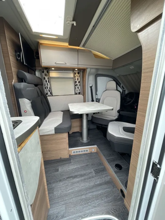 Bild 8: Wohnmobil für 2 Personen in Hagenbrunn/Wien mieten