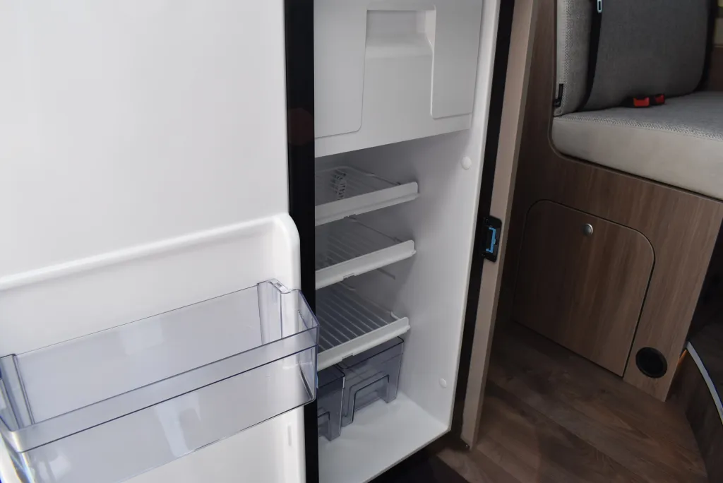 Bild 8: Wohnmobil für 2 Personen in Eferding mieten