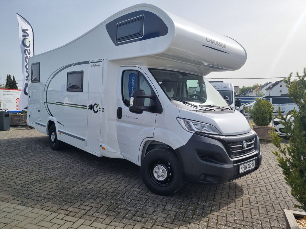 Bild 1: Chausson Alkoven C 727 First Line