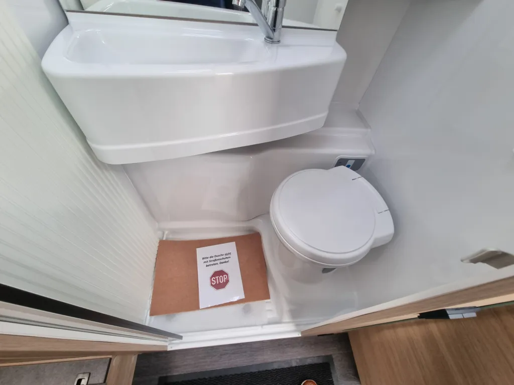 Bild 17: Chausson Alkoven C727 First Line