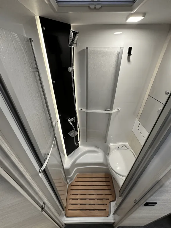 Bild 13: Wohnwagen in Mülheim-Kärlich online mieten