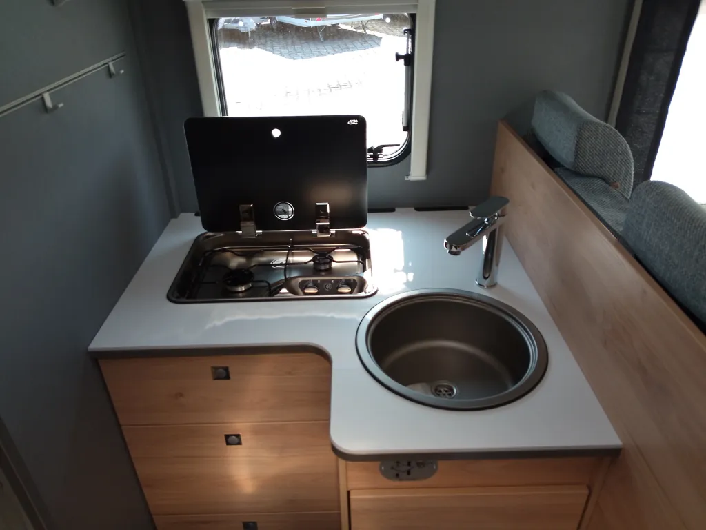 Bild 16: Wohnmobil für 4 Personen in Gerasdorf bei Wien mieten