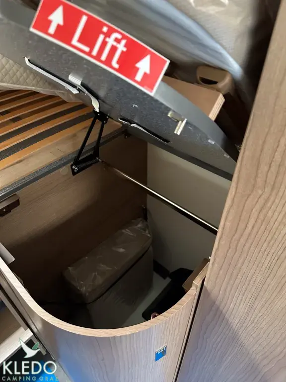 Bild 8: Wohnmobil für 4 Personen in Graz mieten