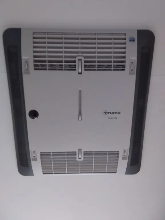 Bild 33: Laika Kosmo L 319