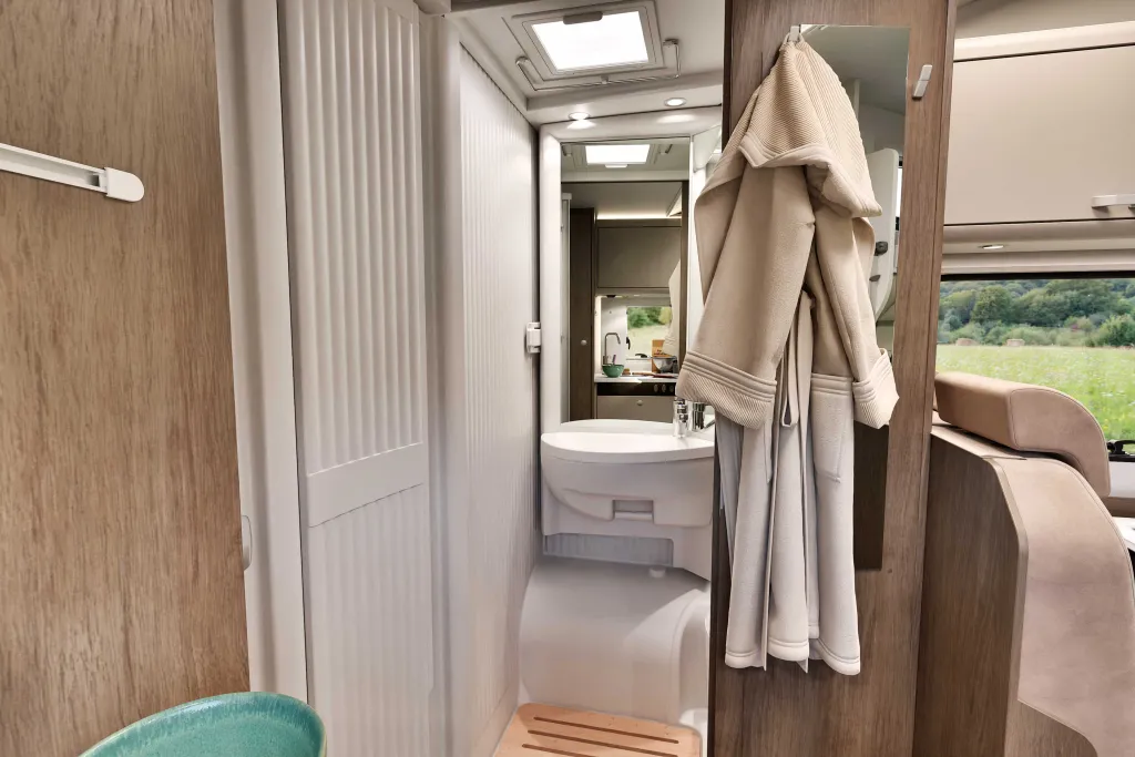 Bild 5: Wohnmobil in Kürnach online mieten