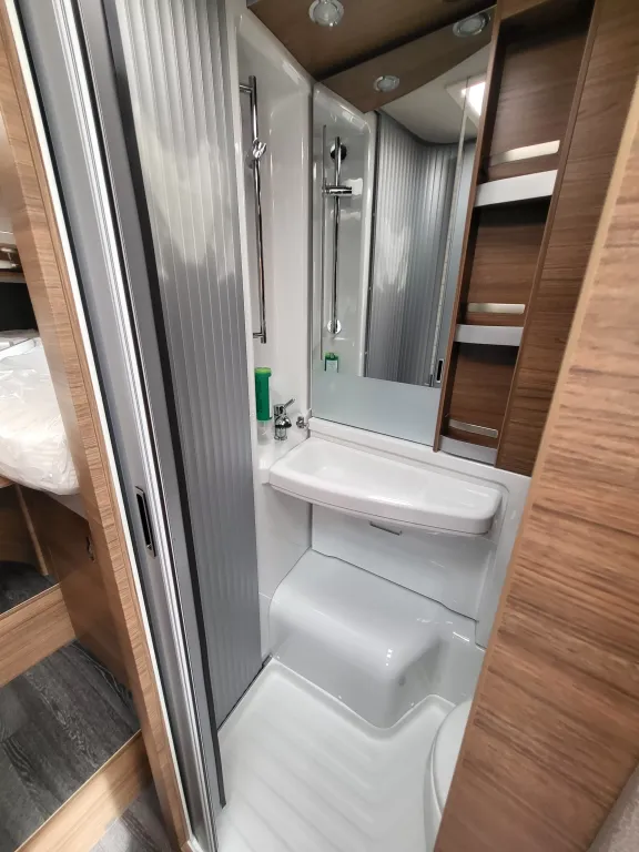 Bild 33: Knaus Van TI 640 MEG VANSATION Bild 33: Knaus Van TI 640 MEG VANSATION