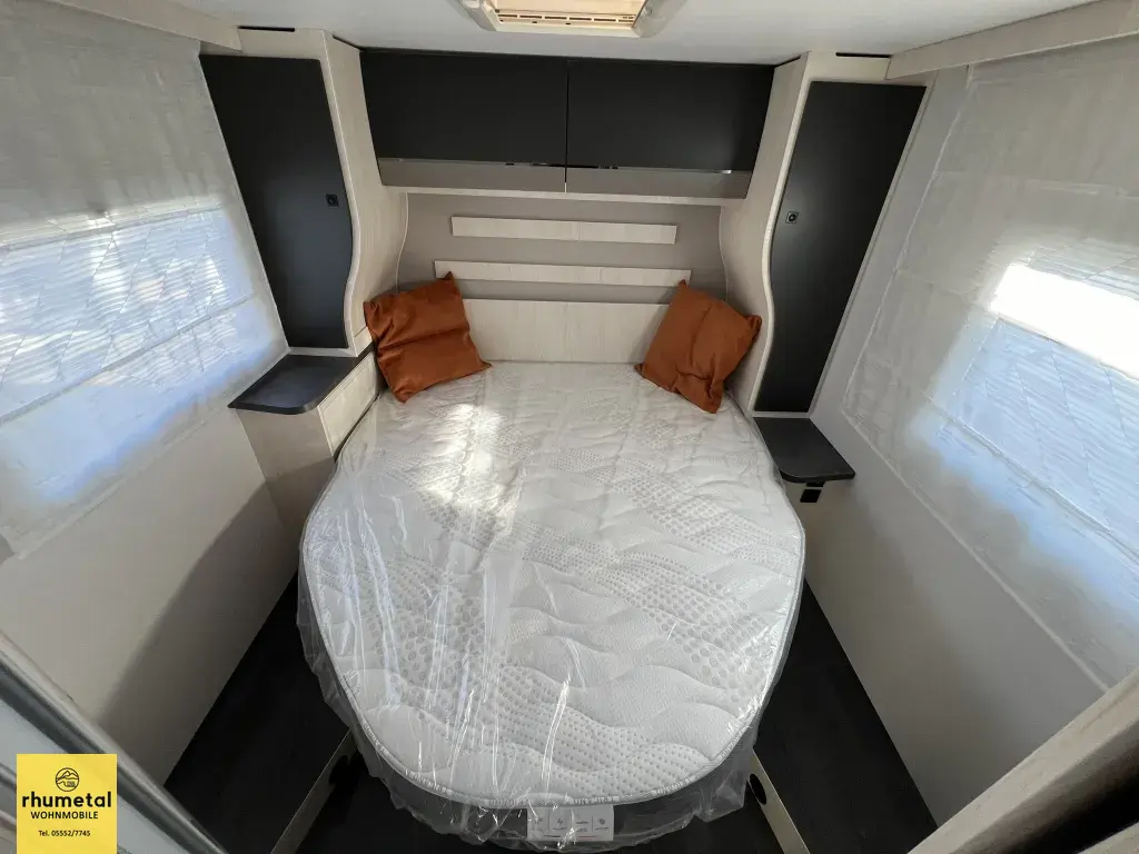 Bild 33: Challenger Teilintegriert 328 Graphite Ultimate