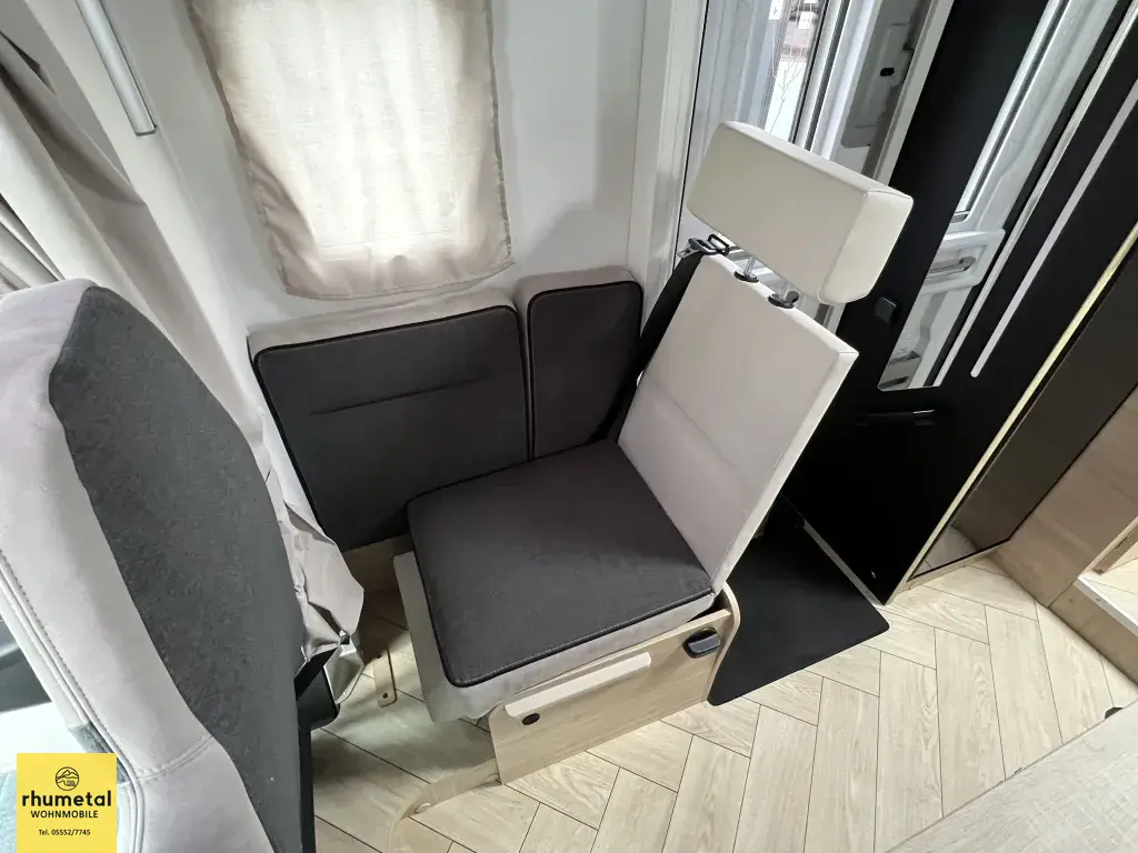 Bild 25: Challenger Teilintegriert 337 Etape Edition