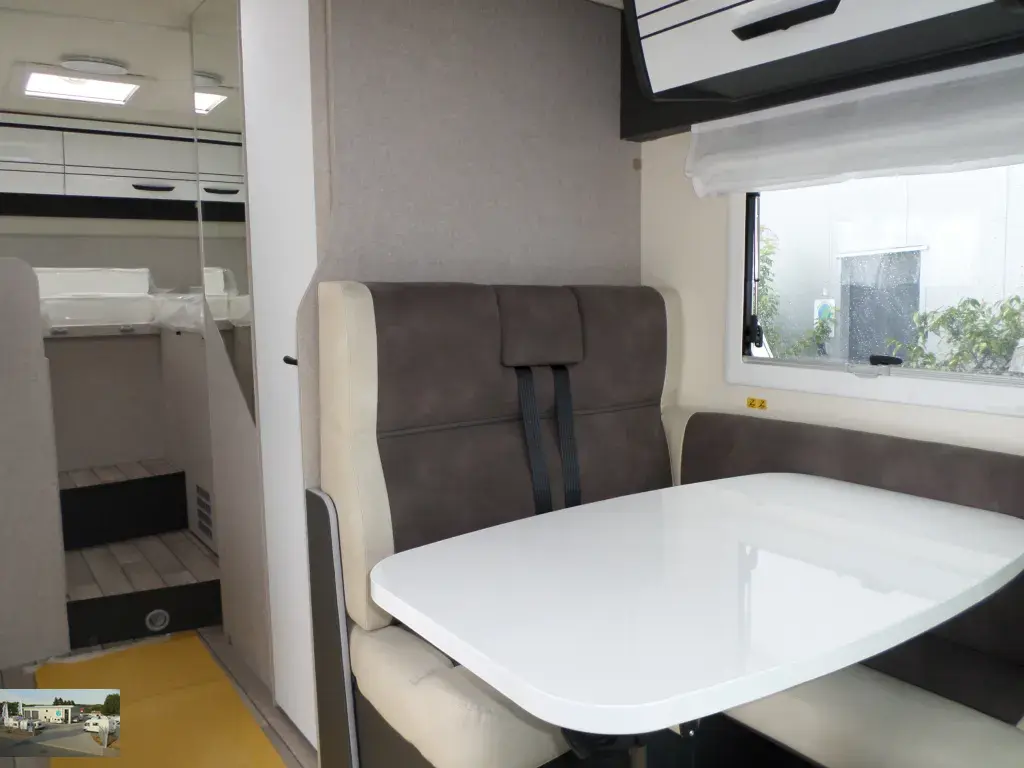 Bild 8: Wohnmobil für 4 Personen in Blomberg mieten Bild 8: Wohnmobil für 4 Personen in Blomberg mieten