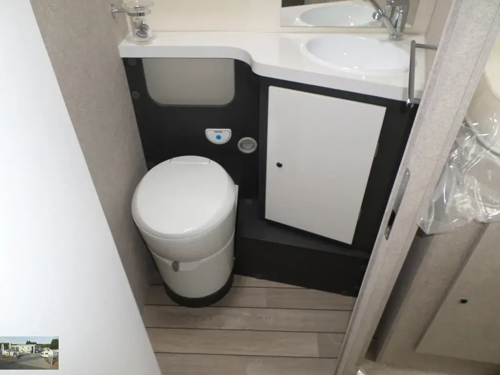 Bild 32: Wohnmobil für 4 Personen in Blomberg mieten