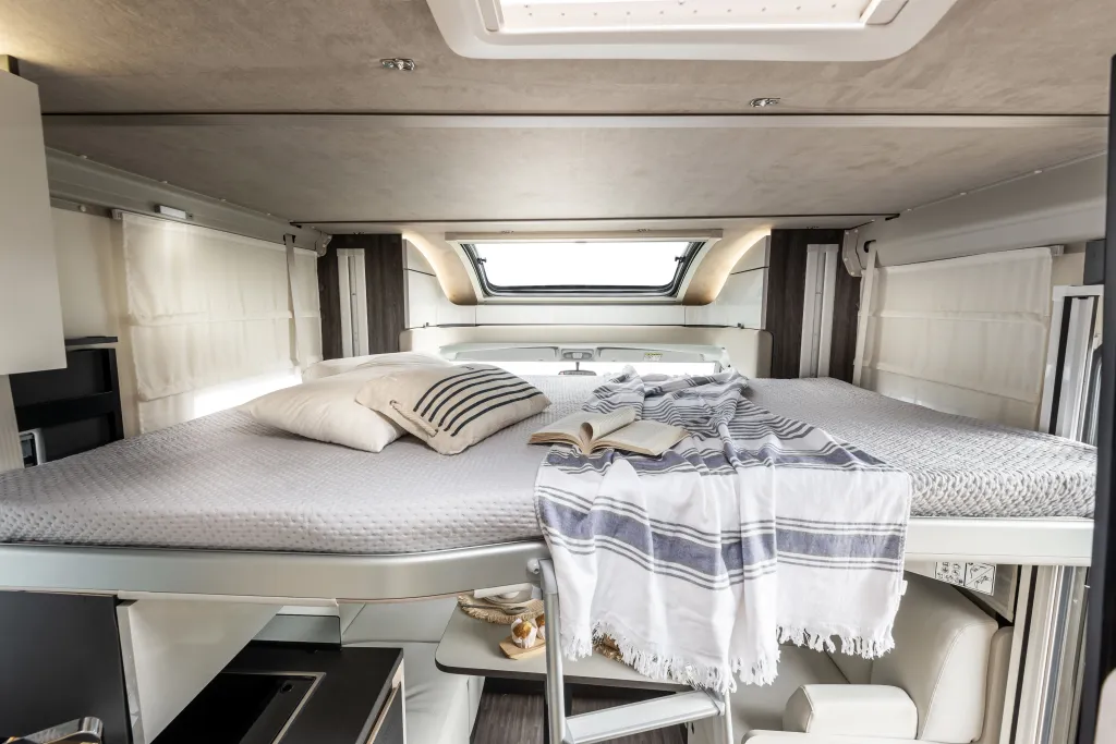 Bild 16: Wohnmobil für 4 Personen in Dornbirn mieten