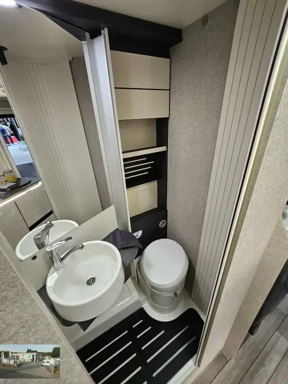 Bild 10: Wohnmobil mieten in Blomberg