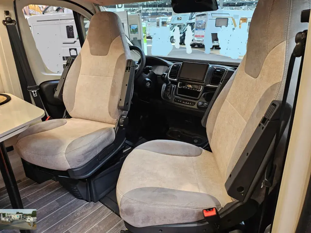 Bild 13: Wohnmobil in Blomberg online mieten