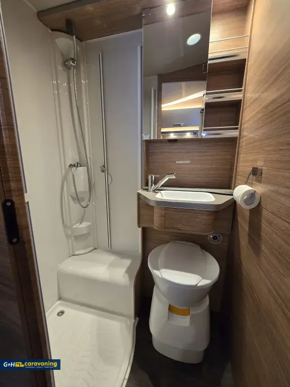 Bild 16: Wohnmobil für 4 Personen in Weißenhorn mieten