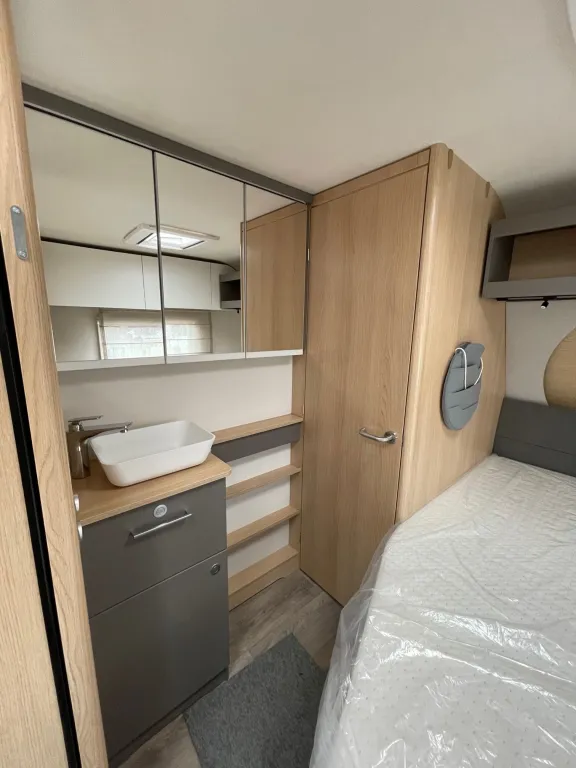 Bild 12: Wohnwagen von LMC mieten in Hagenbrunn/Wien