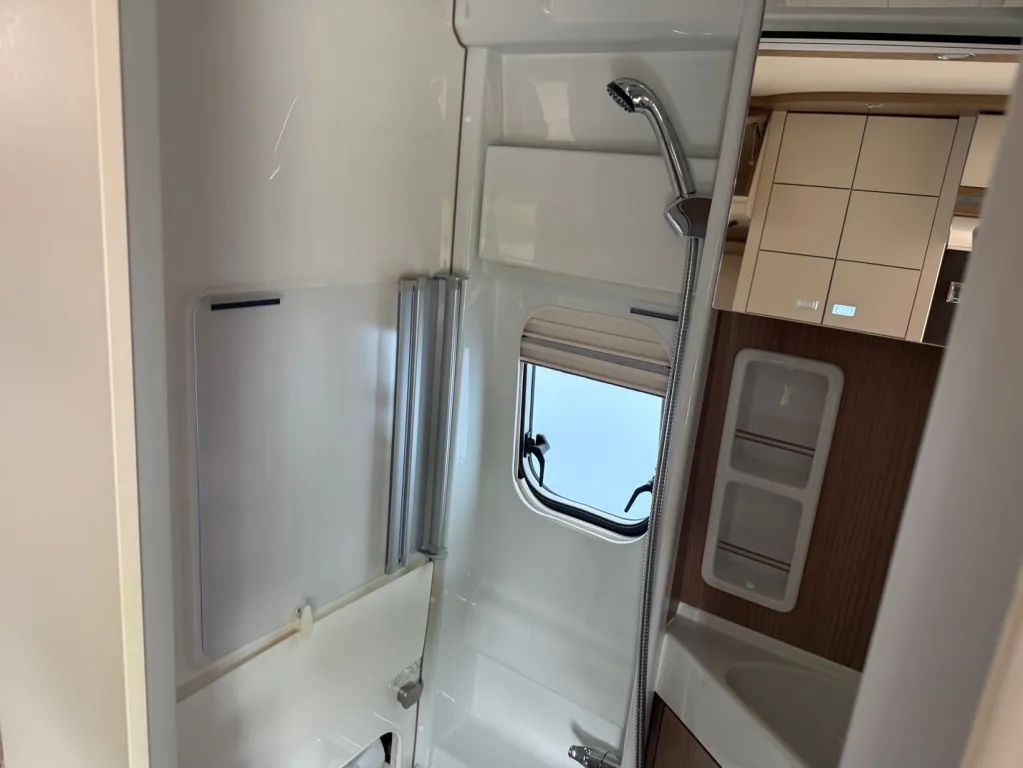 Bild 8: Wohnmobil für 2 Personen in Wernau mieten Bild 8: Wohnmobil für 2 Personen in Wernau mieten