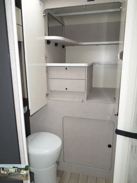 Bild 21: Wohnmobil in Blomberg online mieten