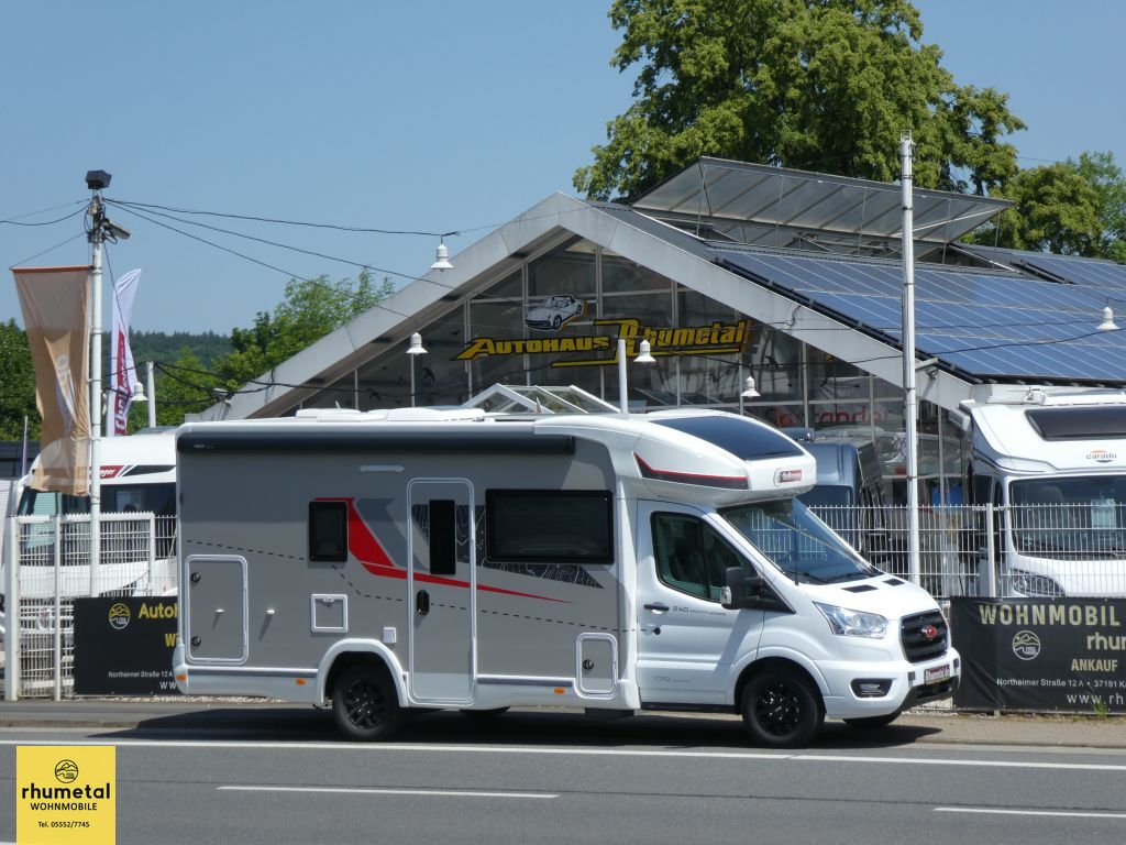 Bild 1: Challenger Teilintegriert 240 Graphite Ultimate