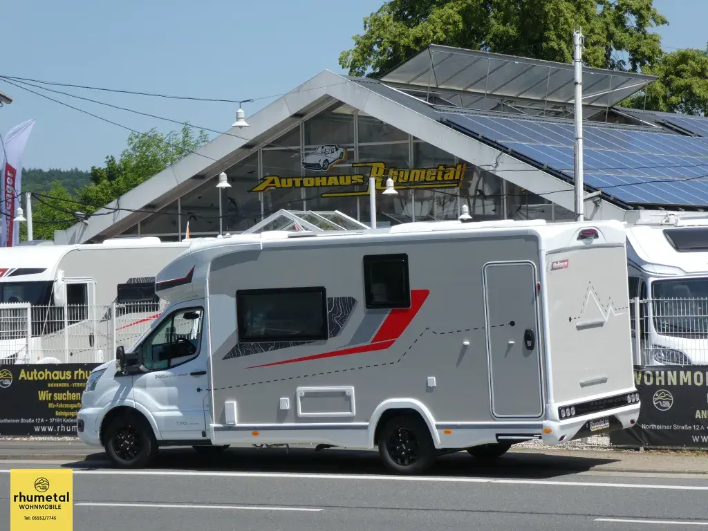 Bild 9: Challenger Teilintegriert 240 Graphite Ultimate