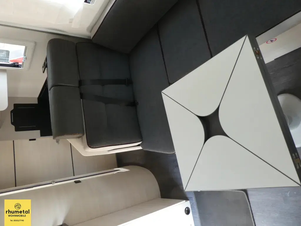 Bild 17: Challenger Teilintegriert 240 Graphite Ultimate