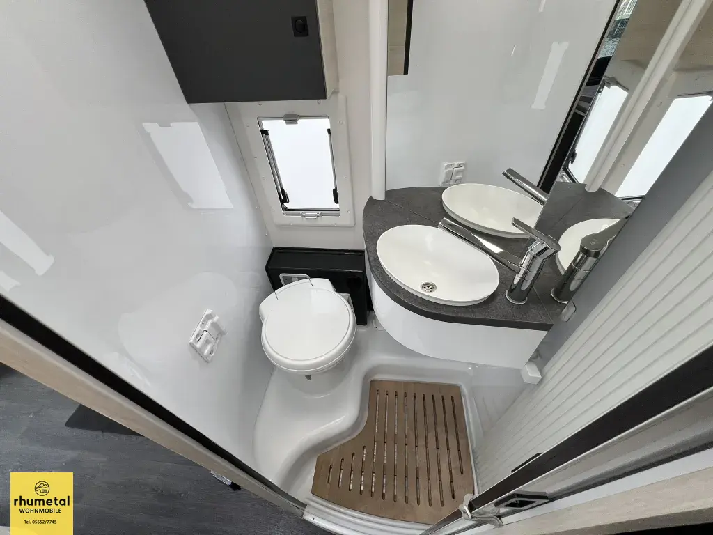 Bild 73: Challenger Teilintegriert 240 Graphite Ultimate