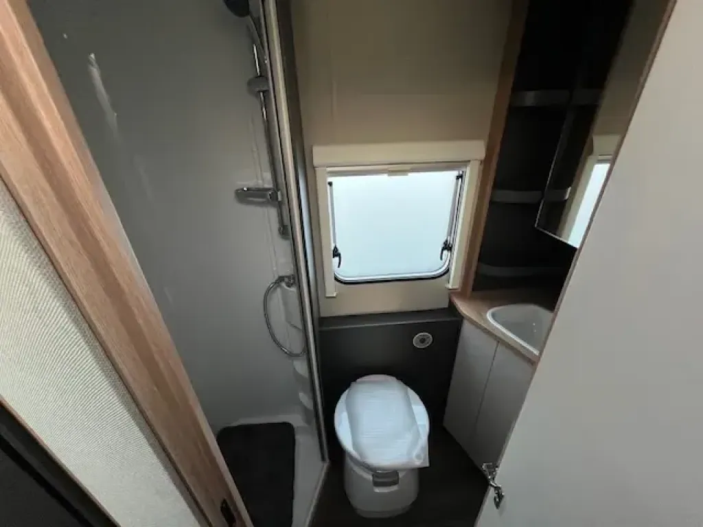 Bild 20: Wohnwagen von Knaus mieten in Stemwede Bild 20: Wohnwagen von Knaus mieten in Stemwede