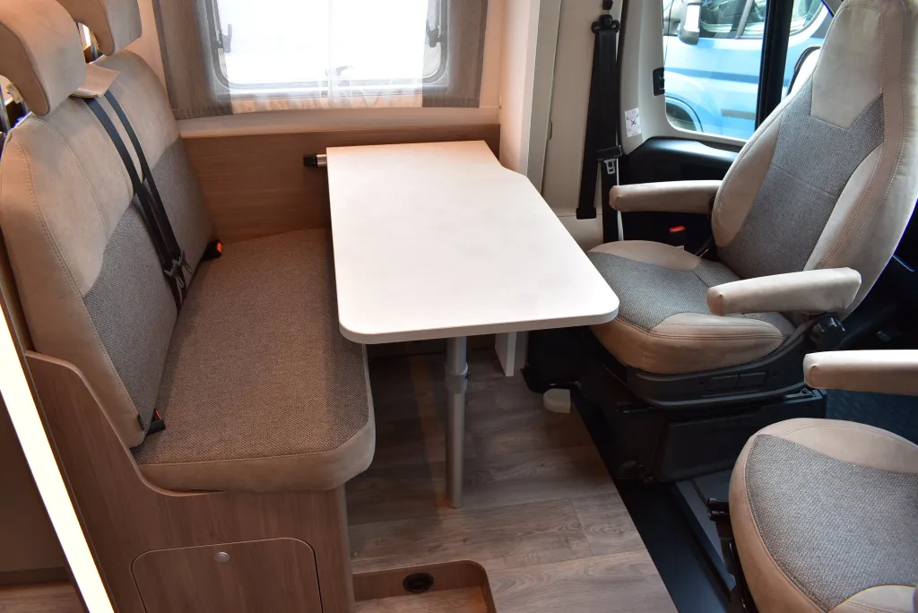 Bild 8: Wohnmobil für 4 Personen in Eferding mieten